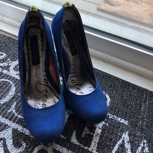 Size 6 Blue w/ green accent pumps